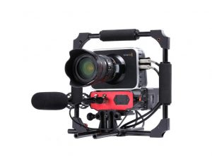 saramonic professional audio for dslr camerasattached to blackmagic camera front with mic
